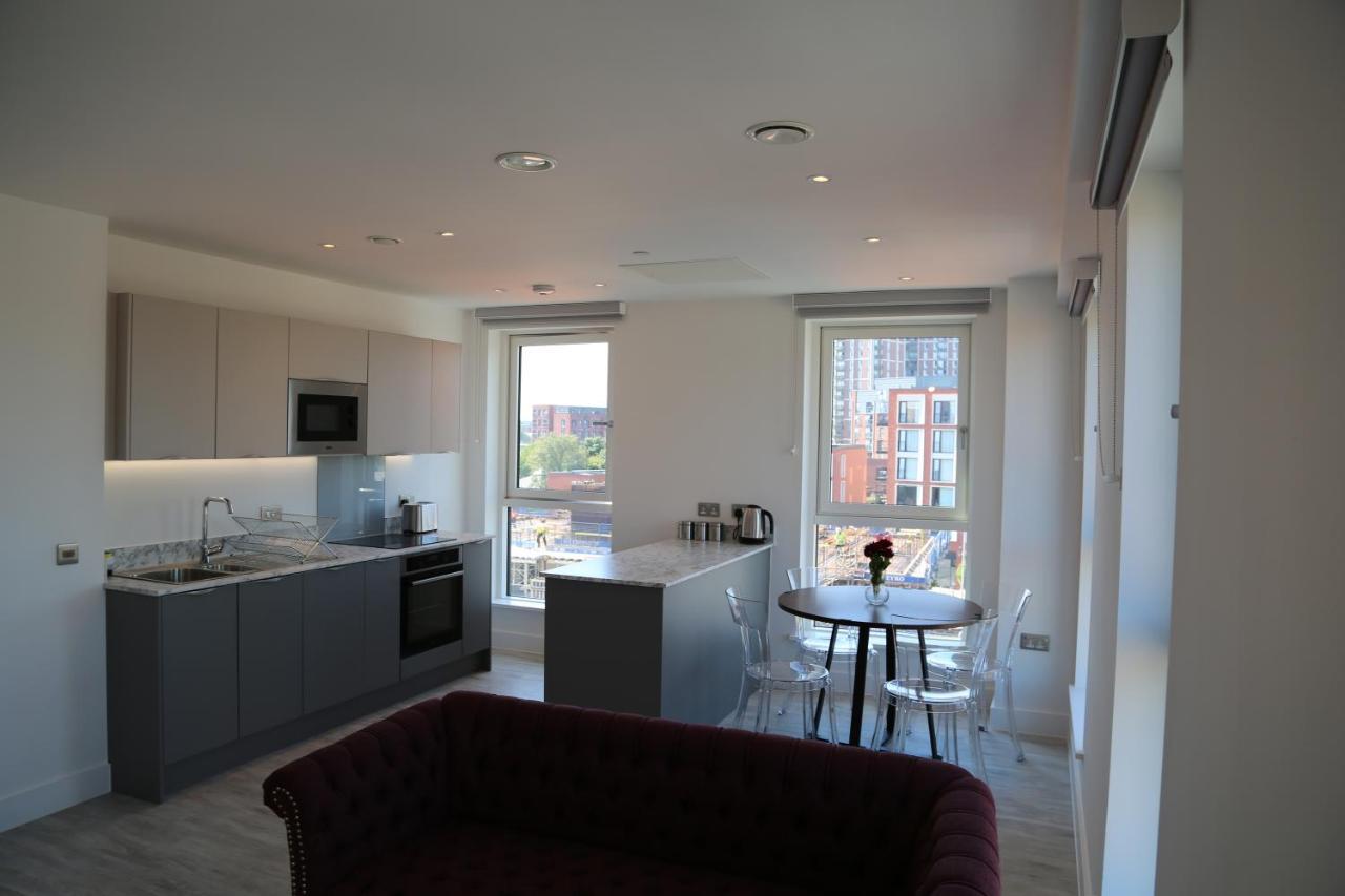 Crown X Chapel Apartments Манчестър Екстериор снимка